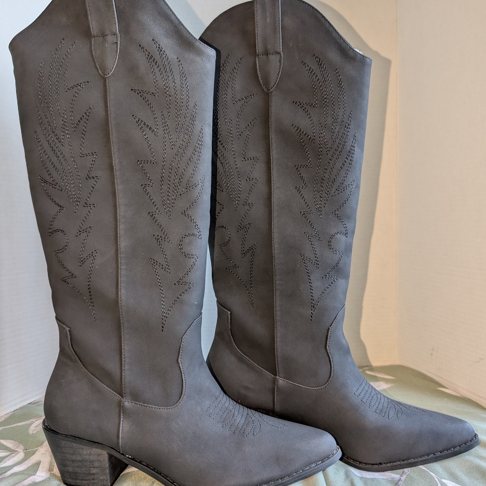 Black Western-Style Women's Boots